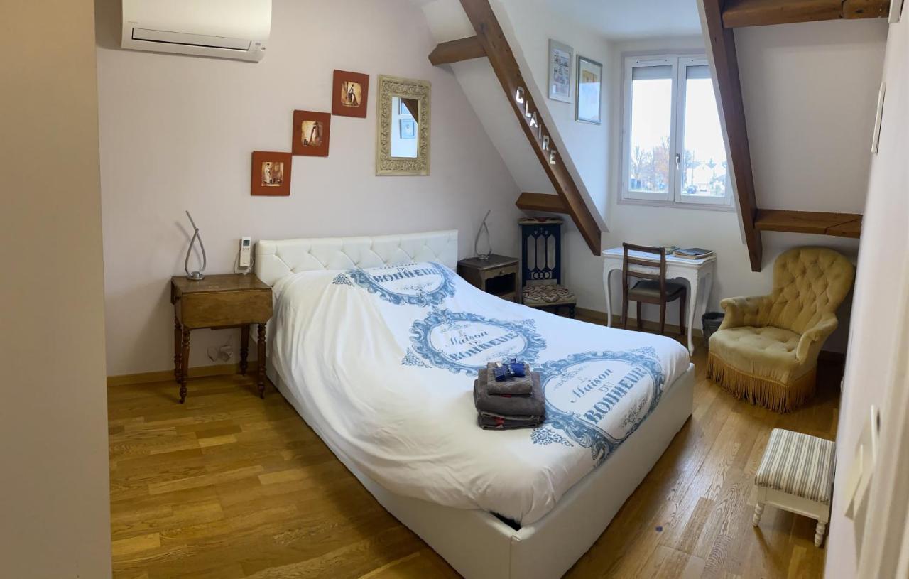 La Maison Du Bonheur Saintry-sur-Seine Buitenkant foto